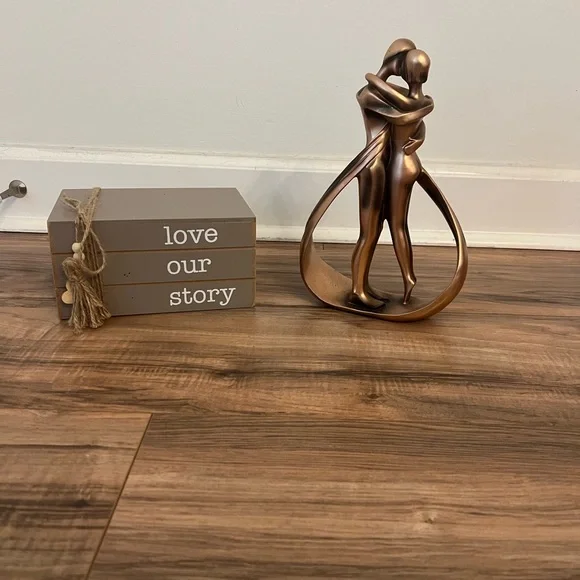 Miscellaneous Home Decor items - Picture 2 of 2